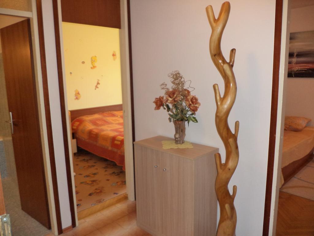 Cool Apartment Split Chambre photo